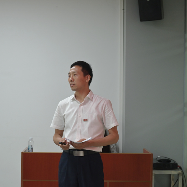 軟件中心信息部—劉斌經理作上半年工作匯報.jpg